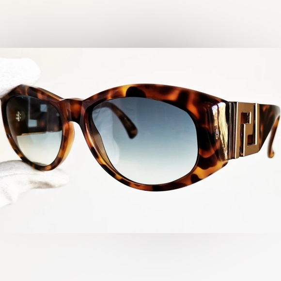 VERSACE~Vintage Sunglasses Tortoise
Greek Key/Frames 
Genuine Gianni
Unisex - Picture 1 of 17